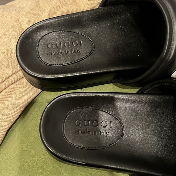 Brand new Gucci slides. - Picture 4 of 9